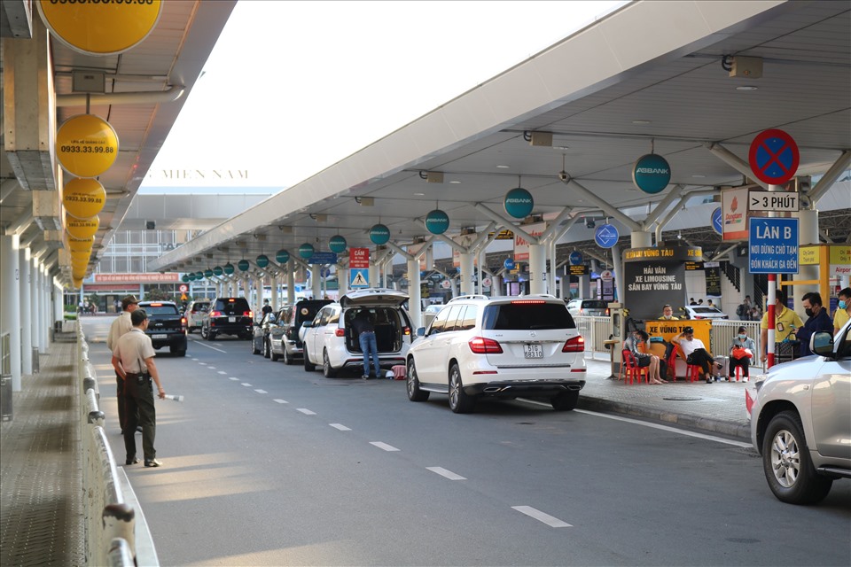 Dịch vụ xe 7 chỗ sân bay Tân Sơn Nhất của Thuexehuydat.com có Đội xe đa dạng, hiện đại