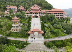 Chùa cái bầu